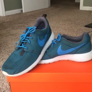 Men’s Nike roshe shoes size 12